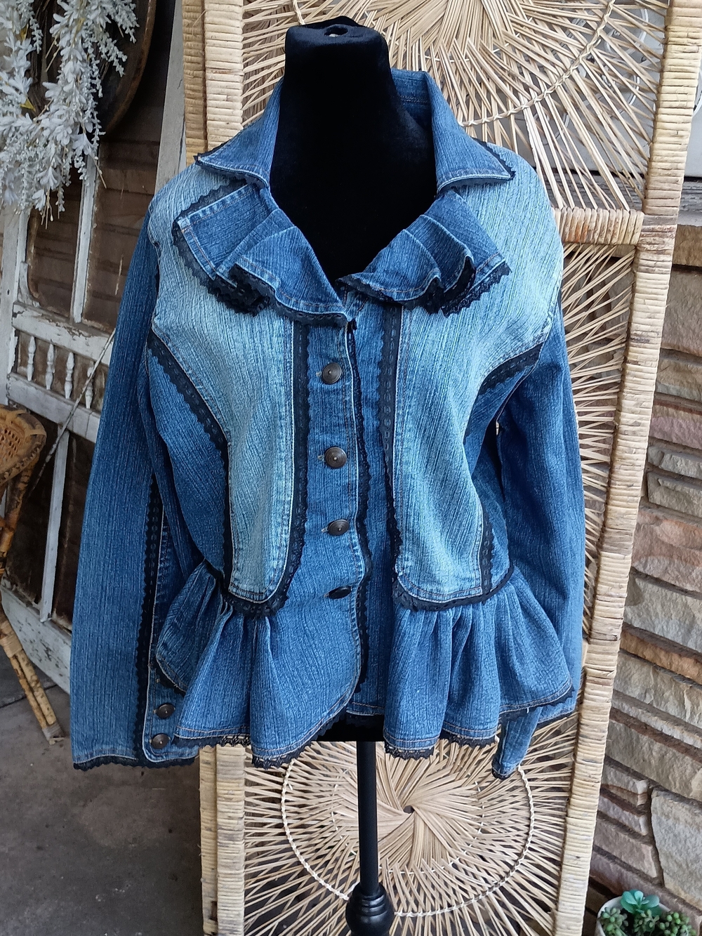 Vintage New Identity Women’s Blue Denim Ruffled Peplum Jacket_XL